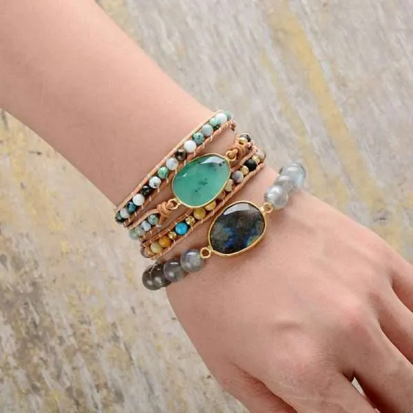 Pulsera del equilibrio y la suerte en el amor, elaborada a mano con piedras naturales (jade, ónix, turquesa africana y piedras volcánicas). El jade favorece la búsqueda del amor, la suerte y la estabilidad emocional.