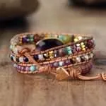Comprar pulsera del empoderamiento de la mujer, con piedra de Amatista y jade. Pulsera boho con piedras naturales.