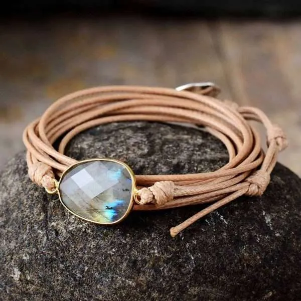 Comprar pulsera de cuerda con piedra natural de labradorita. Pulsera Zen y boho.