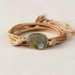 Comprar pulsera de cuerda con piedra natural de labradorita. Pulsera Zen y boho.