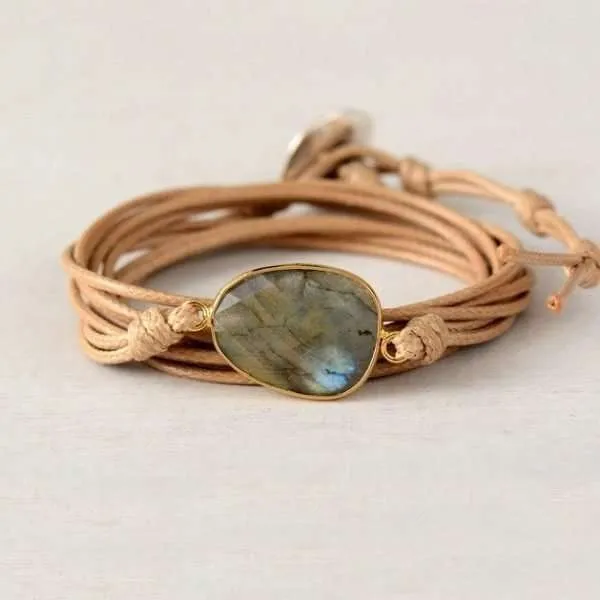 Comprar pulsera de cuerda con piedra natural de labradorita. Pulsera Zen y boho.