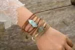 Comprar pulsera de cuerda con piedra natural de labradorita. Pulsera Zen y boho.