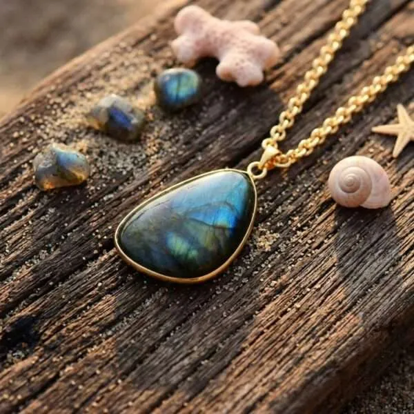 Collar de la perseverancia con piedra de labradorita
