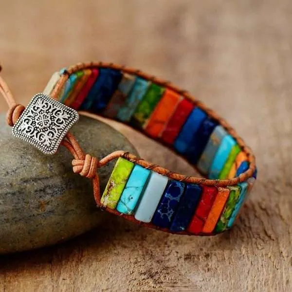 Pulsera equilibrio de los 7 Chakras elaborada con jaspe y piedras naturales. Potencia tu energía vital equilibrando tus 7 chakras, para conseguir el bienestar del cuerpo y el alma.