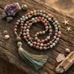 Collar de las buenas vibraciones con rodonita, jaspe, hematita y shoushan (Japa mala 108 cuentas)