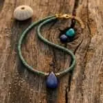 Collar del equilibrio de Vishuddha con amazonita, lapislázuli o jaspe rojo