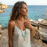 Collar de la mujer fuerte con piedras de labradorita, ágata y amazonita