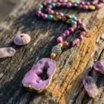 Collar de la profunda reflexión con piedras y drusa del Nepal