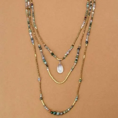 Collar de Ranakpur con ónix y piedras naturales de la India