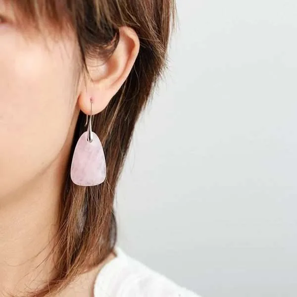 Pendientes del amor incondicional de cuarzo rosa o nácar