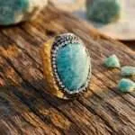 Anillo de la ayuda a la expresión con amazonita
