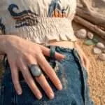 Anillo de la ayuda a la expresión con amazonita
