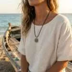 Collar Flor de Loto con Símbolo OM — Meditación y Amuleto