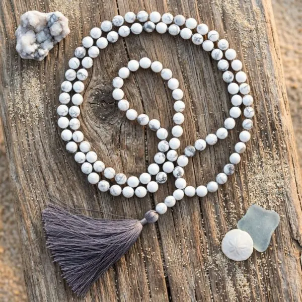 Collar Japa Mala de 108 cuentas con Piedras de Howlita Blanca