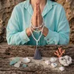 Collar Japa Mala de 108 cuentas con Piedras de Howlita Blanca
