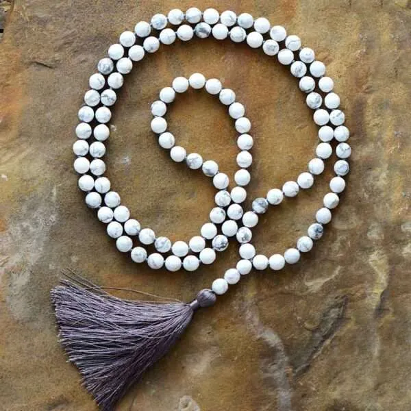 Collar Japa Mala Tíbet de 108 cuentas con piedras de howlita