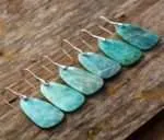 Pendientes bohemios del bienestar con uno mismo con piedras de amazonita