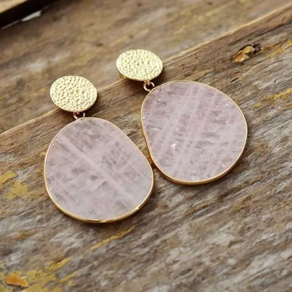 Pendientes boho de la conexión entre almas gemelas de cuarzo rosa