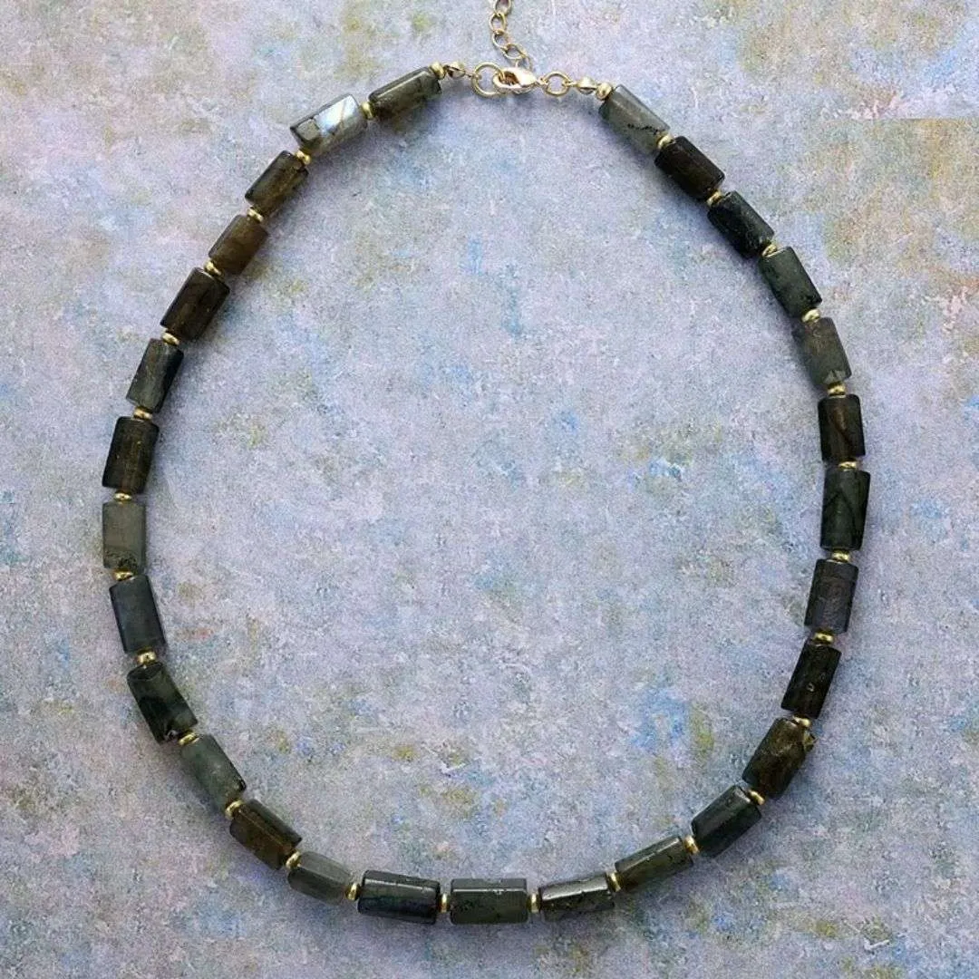 Colgante del buen acompañante de viaje con piedras semipreciosas Colgante del buen acompañante de viaje con piedras semipreciosas