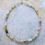 Colgante del buen acompañante de viaje con piedras semipreciosas