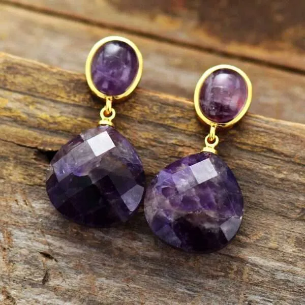 Pendientes del buen sentido común con piedras de amatista