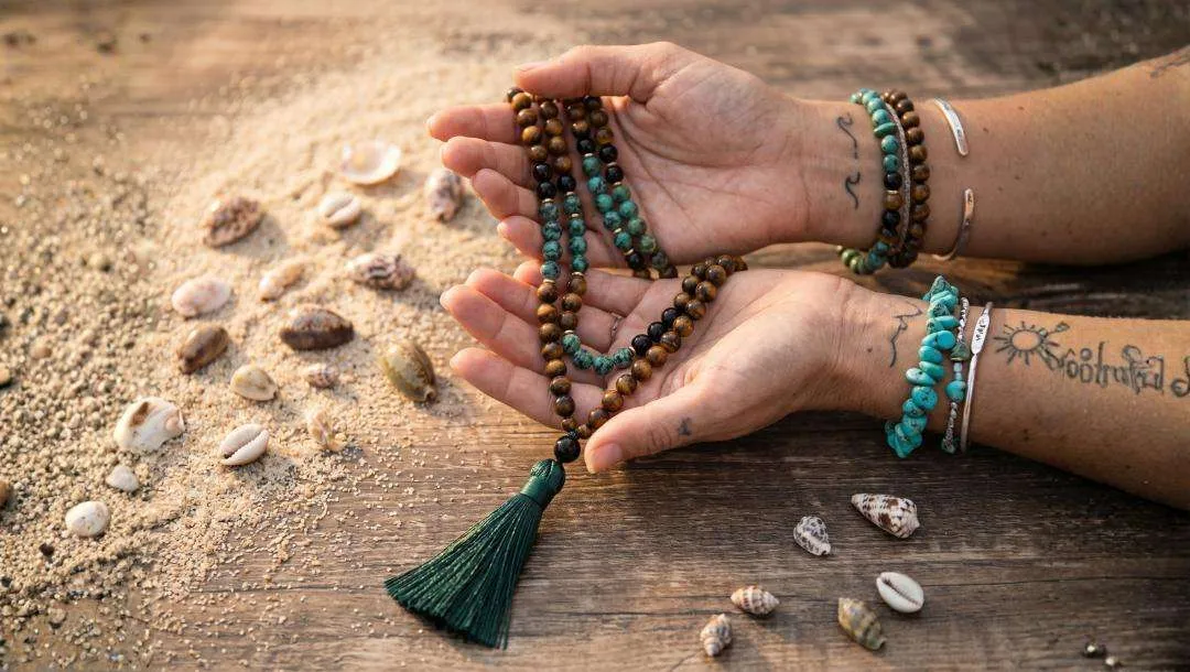 Qué es un japa mala y cómo puede ayudarte a meditar