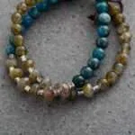 Pulsera del alivio de la ansiedad con piedras semipreciosas de labradorita o apatita