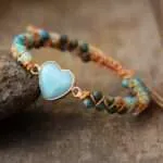 Pulsera de macramé de apoyo al chakra del corazón con amazonita y ónix