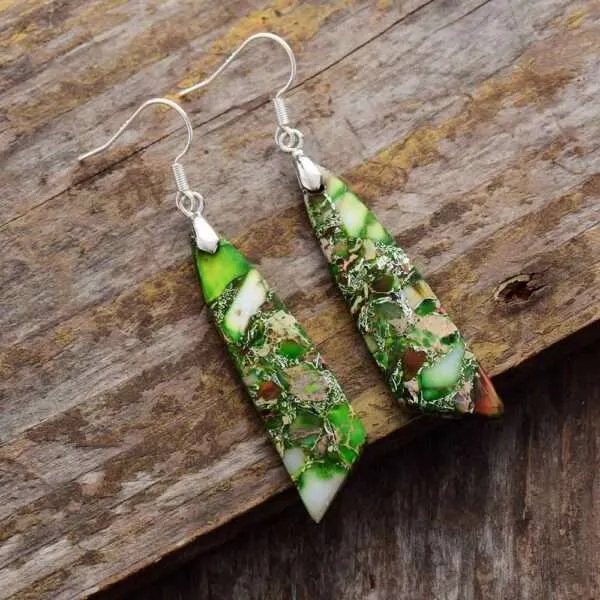 Pendientes bohemios de moda de la determinación con jaspe imperial