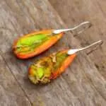 Pendientes boho chic del equilibrio en las emociones con piedras de jaspe