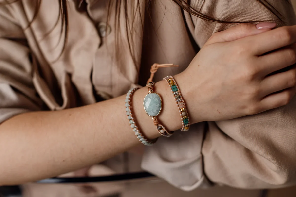 Pulsera boho del alivio a los traumas emocionales con piedra de amazonita