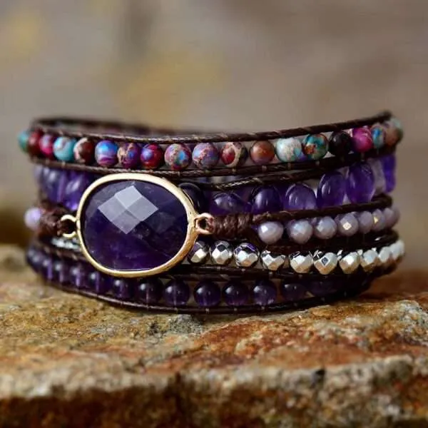 Pulsera hippie chic de la comprensión de nuestro entorno con amatista y jaspe