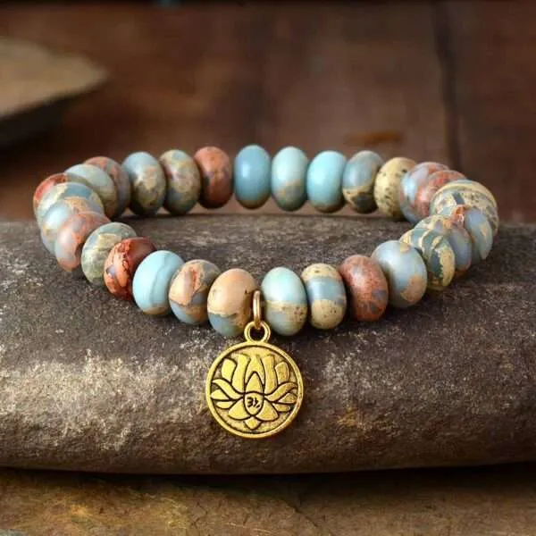 Pulsera tibetana con piedras naturales y medallón de flor de loto o buda