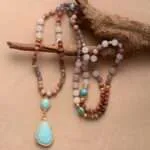 Colgante boho de la seguridad con piedras de amazonita y turquesa