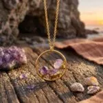 Collar Aro con Amatista en Bruto (Dorado o Plateado)