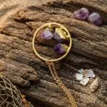 Collar Aro con Amatista en Bruto (Dorado o Plateado)