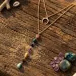 Collar Boho de los Siete Planos con Piedras Naturales