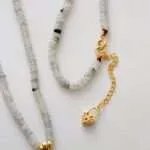 Collar del perdón con uno mismo con corazón de piedra natural de jade o jaspe