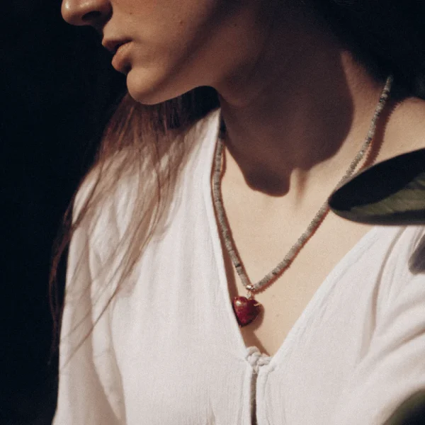 Collar del perdón con uno mismo con corazón de piedra de jade o jaspe