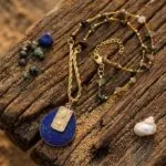 Collar del Tesoro Perdido — Medallón de Lapislázuli con Estrella y Loto