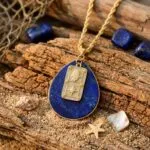 Collar del Tesoro Perdido — Medallón de Lapislázuli con Estrella y Loto