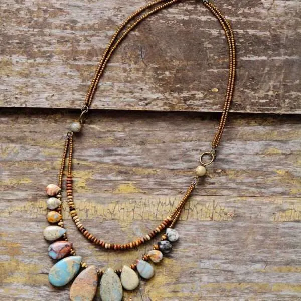 Gargantilla boho de la elevación de conciencia con piedras de ágata y jaspe