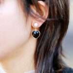 Pendientes del amor fructífero en forma de corazón con amatista, lapislázuli u ónix negro