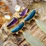 Pendientes hippies de los tres poderes del cosmos con amatista, apatita y jade