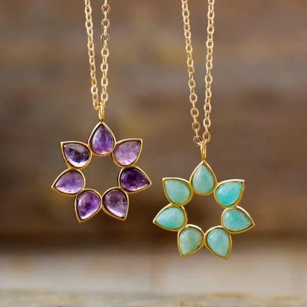 Collar boho de la flor que no se marchita con piedras de amazonita o amatista