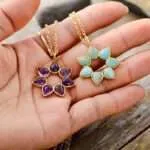 Collar boho de la flor que no se marchita con piedras de amazonita o amatista