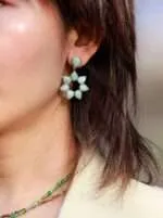 Pendientes boho de la flor que no se marchita con piedras de amazonita o amatista