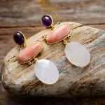 Pendientes originales gypsy con tres piedras semipreciosas