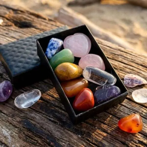 Cajita con piedras naturales y corazón de cuarzo rosa para los 7 chakras