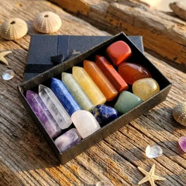 Cajita regalo con 14 piedras naturales para yoga, reiki y meditaciones